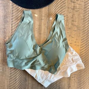 Danskin intimates bra bundle green & cream
